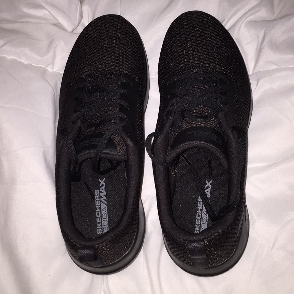 sketchers go walk sneakers